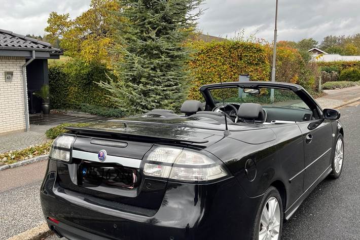 Sort Saab 9-3 Cabriolet fra 2008