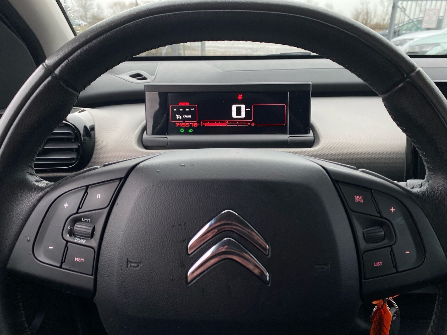 Gul Citroën C4 Cactus fra 2016