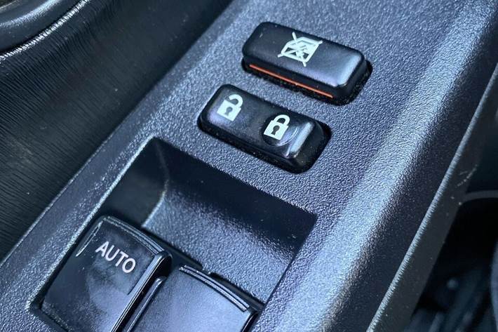 Sølv Toyota Yaris fra 2014