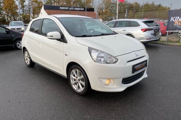 Hvid Mitsubishi Space Star fra 2015