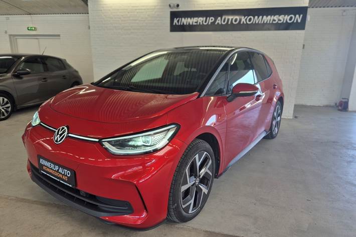 Rød VW ID.3 fra 2023 set udefra