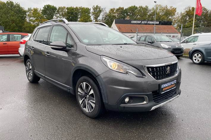 Grå Peugeot 2008 fra 2018