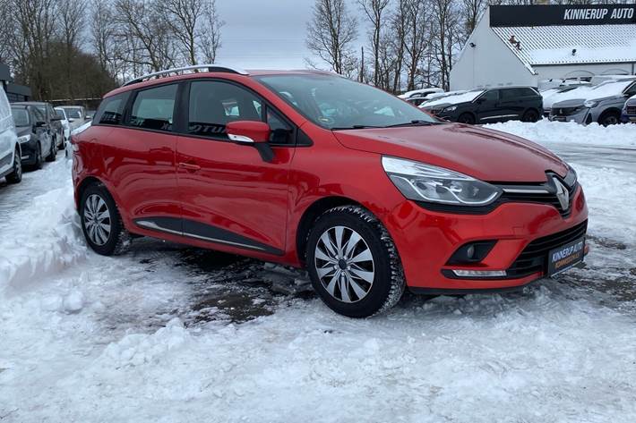 Rød Renault Clio fra 2019