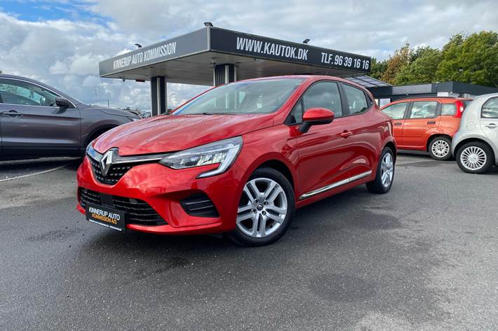 Rød Renault Clio fra 2019 set udefra