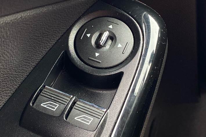 Hvid Ford Fiesta fra 2013