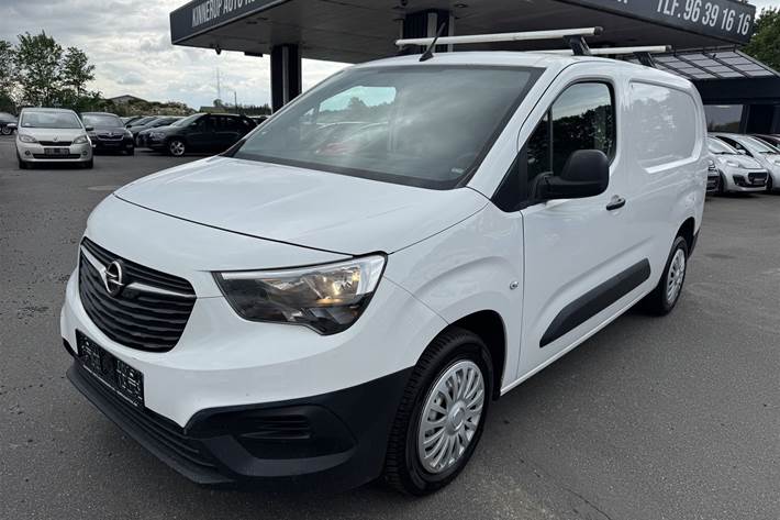 Hvid Opel Combo fra 2020