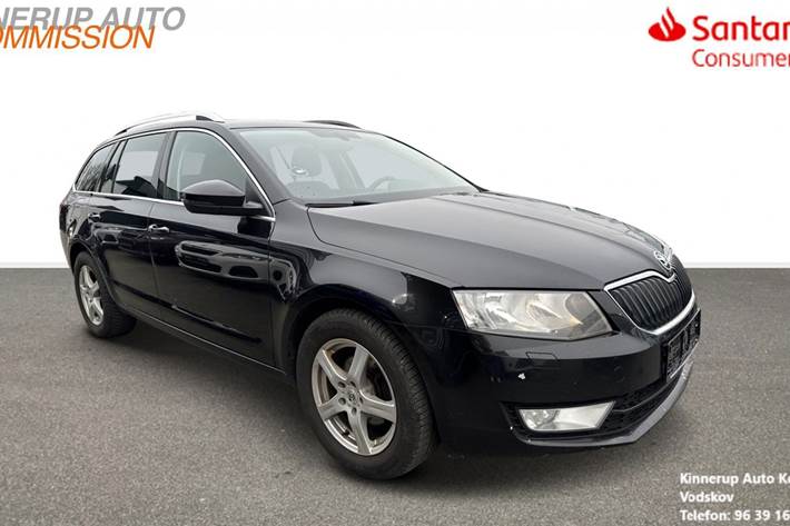 Sort Skoda Octavia fra 2015
