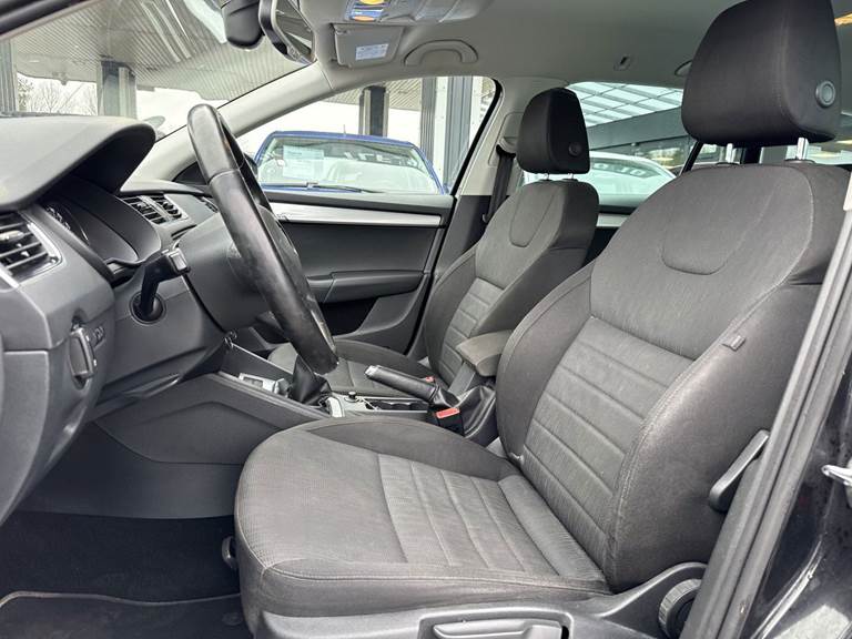 Skoda Octavia 2,0 Combi TDI Common Rail DPF Elegance 150HK Stc 6g