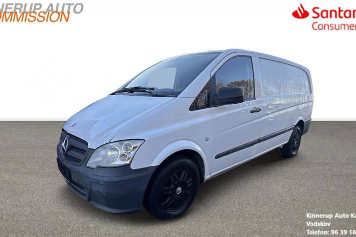 Hvid Mercedes Vito fra 2011 set udefra