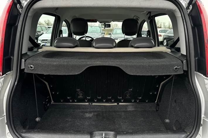 Sølv Fiat Panda fra 2014