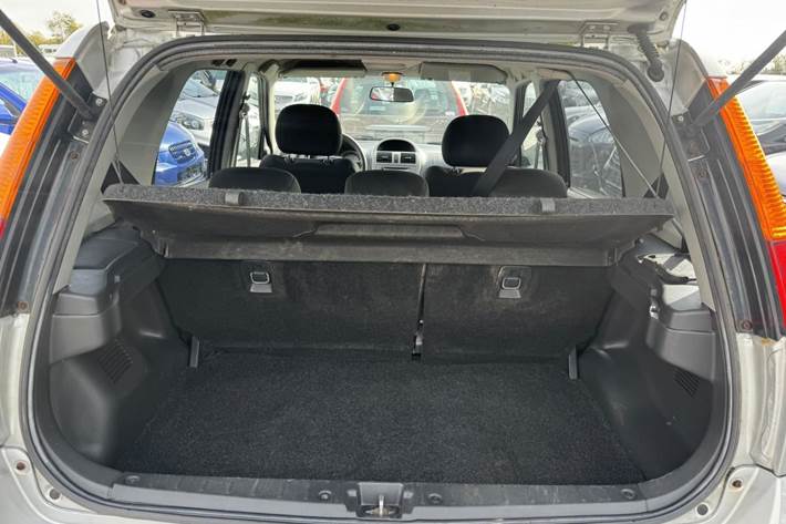 Sølv Suzuki Ignis fra 2007