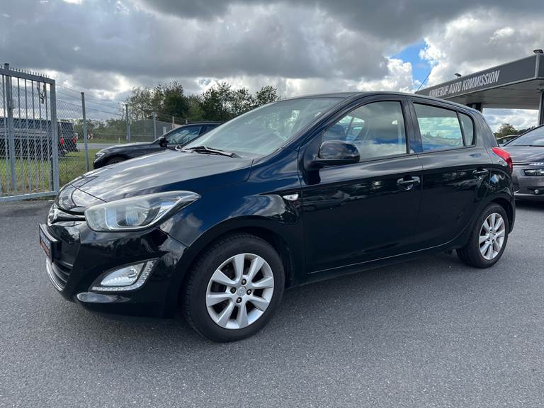 Hyundai i20 1,2 Classic XTR 85HK 5d