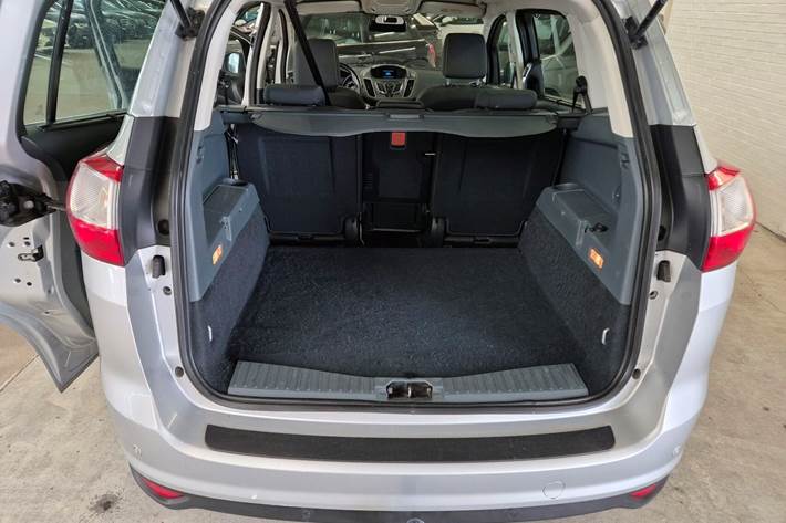 Sølv Ford Grand C-Max fra 2014