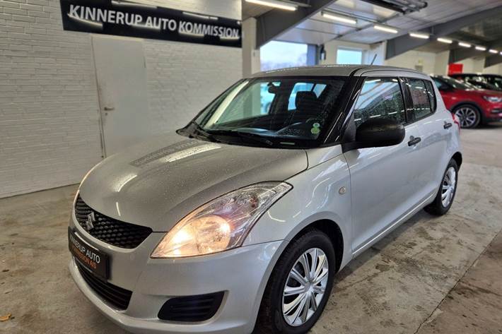 Sølv Suzuki Swift fra 2011
