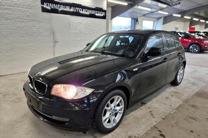 Sort BMW 116d fra 2010