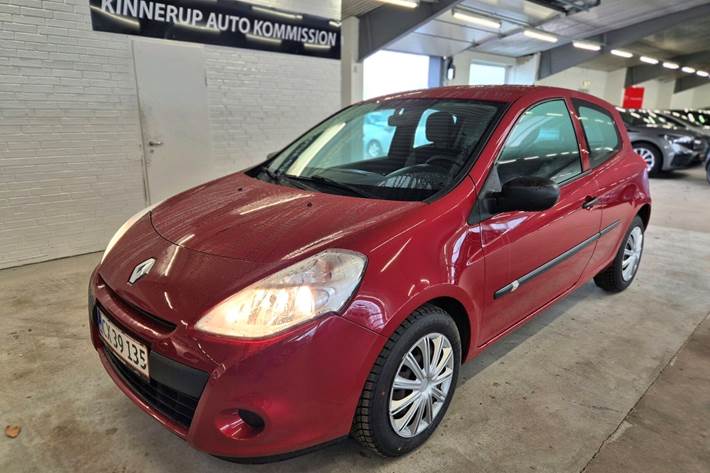Rød Renault Clio fra 2010