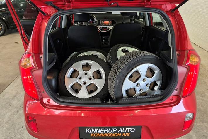 Rød Kia Picanto fra 2014