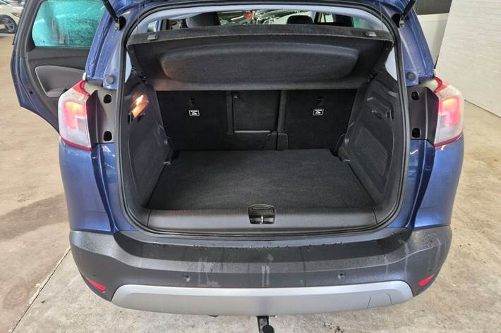 Blå Opel Crossland X fra 2020