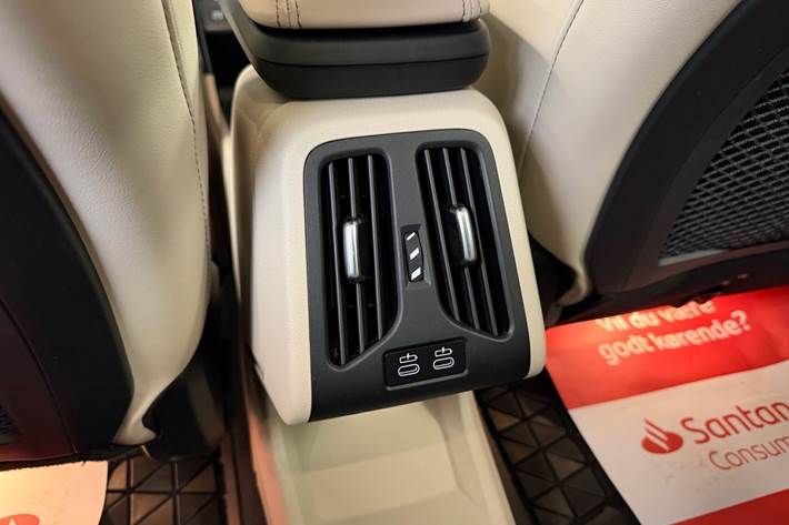 Sølv BMW iX1 fra 2023