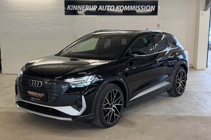 Sort Audi Q4 fra 2024 set udefra