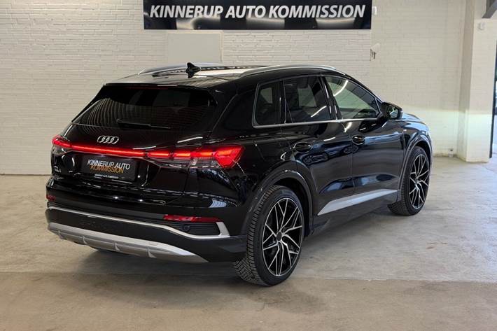 Sort Audi Q4 fra 2024