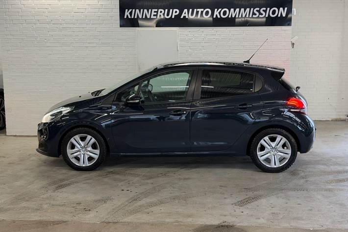 Sort Peugeot 208 fra 2018