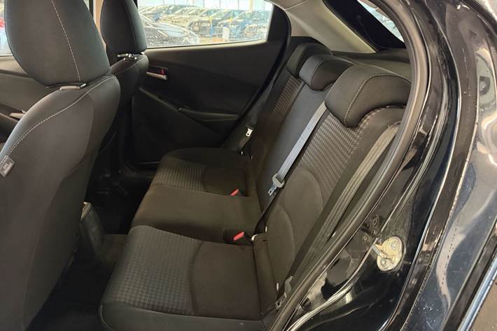 Sort Mazda 2 fra 2018