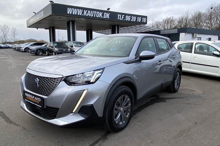 Sølv Peugeot e-2008 fra 2021 set udefra