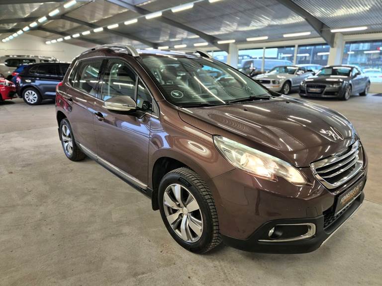 Peugeot 2008 1,2 VTi Allure 82HK