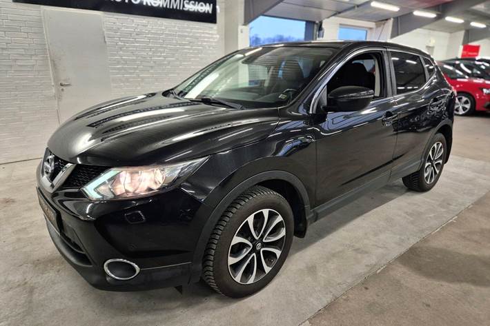 Sort Nissan Qashqai fra 2017