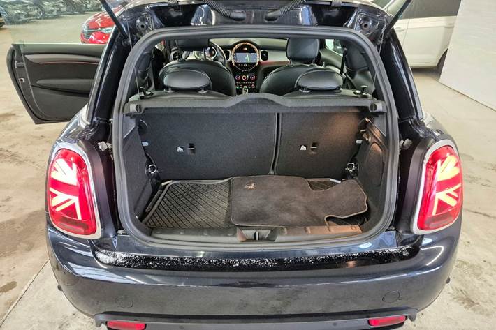 Blå Mini Cooper fra 2021