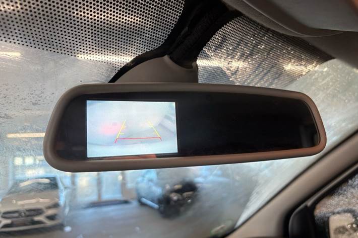 Hvid Renault Trafic fra 2017