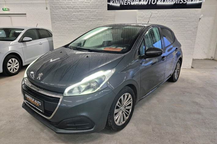Sort Peugeot 208 fra 2015 set udefra