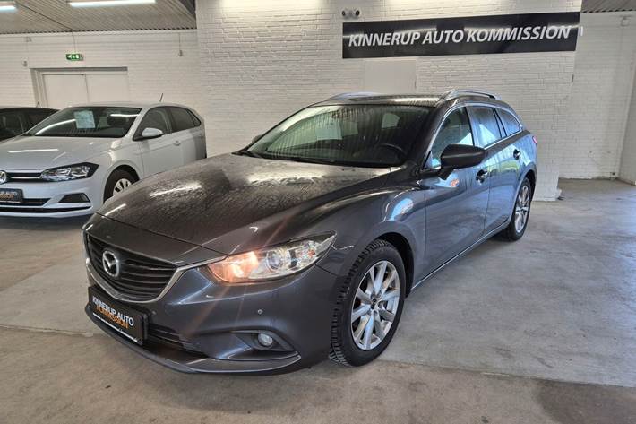 Sort Mazda 6 fra 2014 set udefra