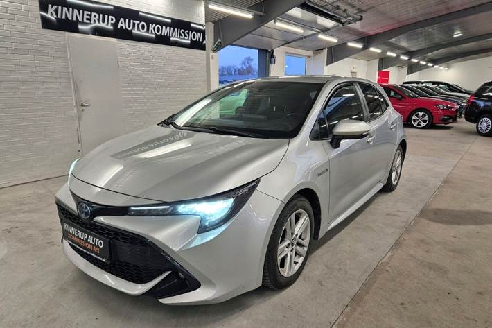 Sølv Toyota Corolla fra 2019