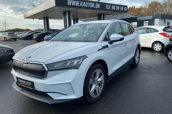 Hvid Skoda Enyaq fra 2022 set udefra