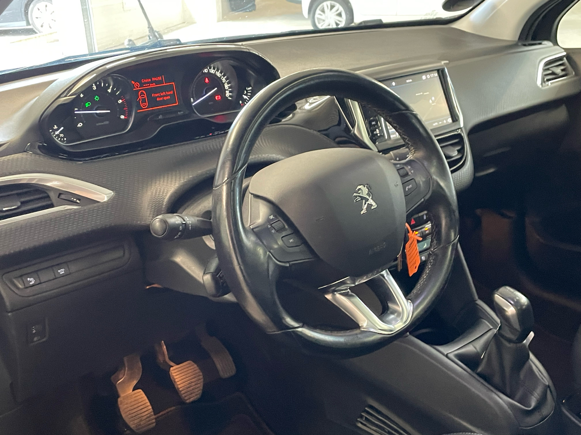 Peugeot 208 1,5 BlueHDi Infinity 100HK 5d 6g