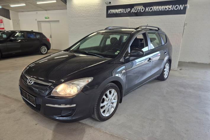 Sort Hyundai i30 fra 2010 set udefra