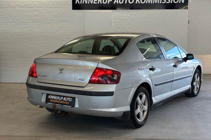 Sølv Peugeot 407 fra 2004