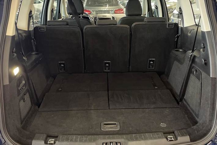 Blå Ford Galaxy fra 2018