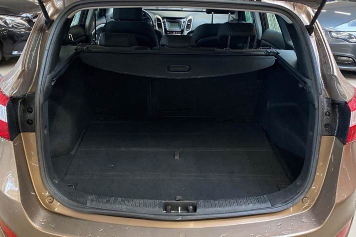 Brun Hyundai i30 fra 2013