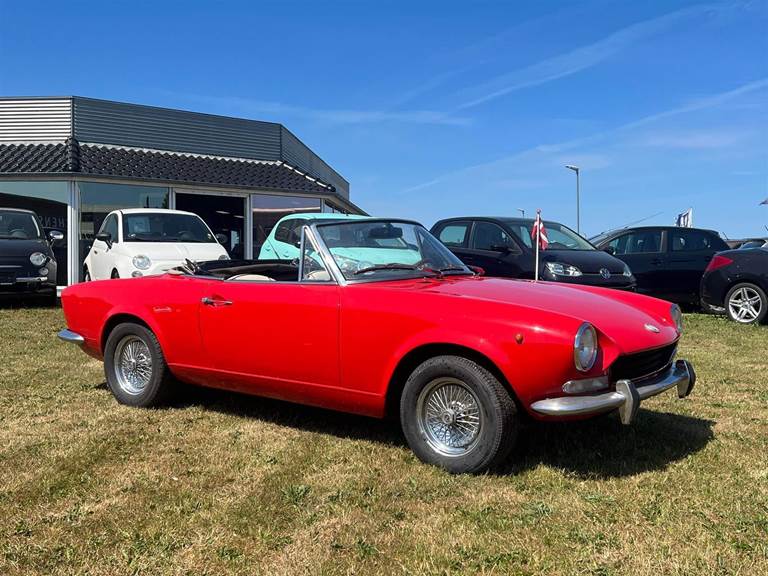 Fiat 124 1,4 Spider Sport 90HK Cabr.