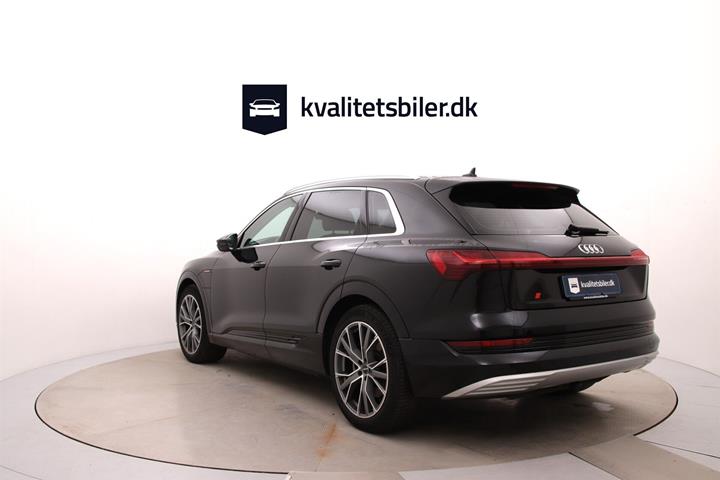 Sort Audi e-tron fra 2020