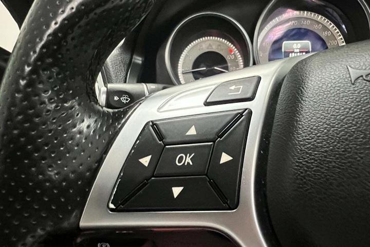 Hvid Mercedes E200 fra 2015