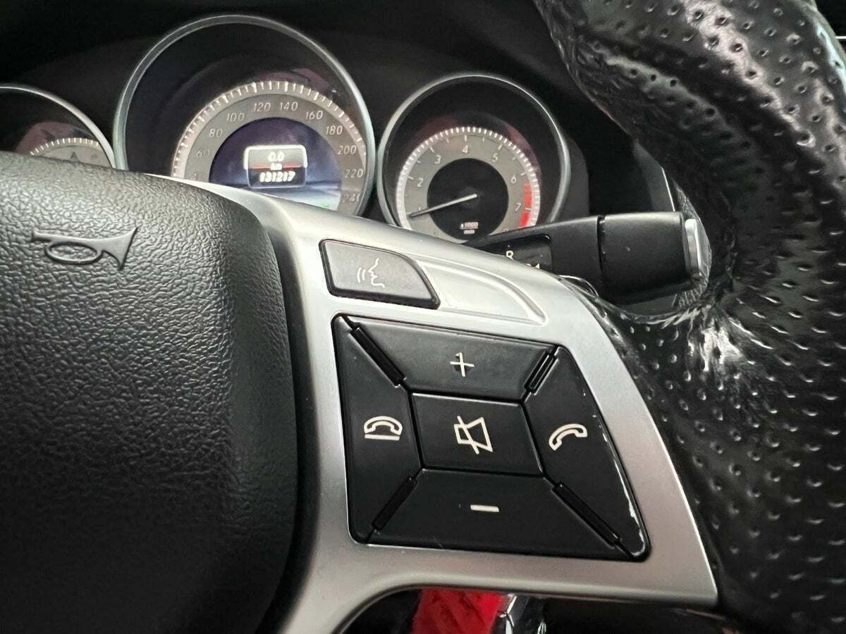 Hvid Mercedes E200 fra 2015