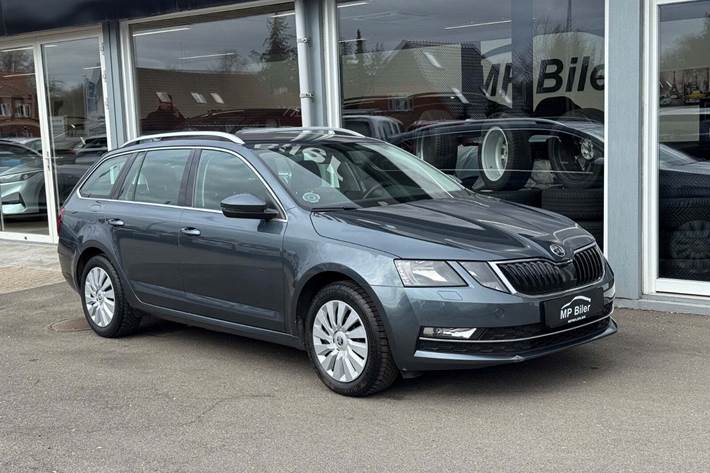 Blå Skoda Octavia fra 2020