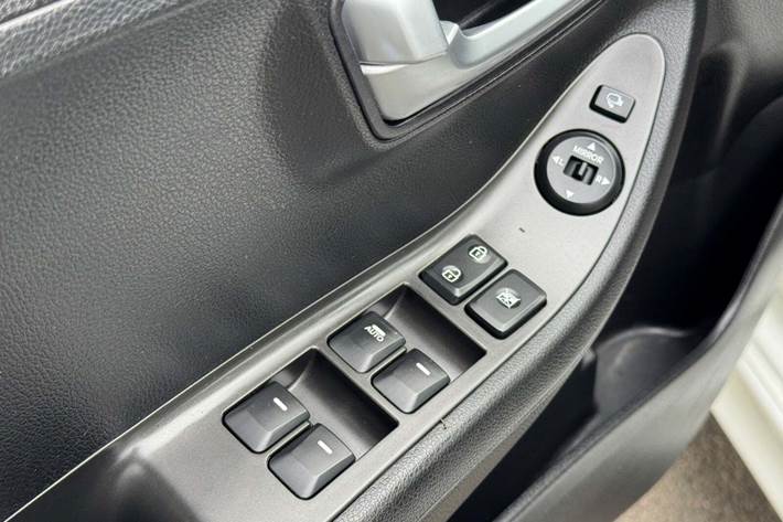 Hvid Kia Picanto fra 2013