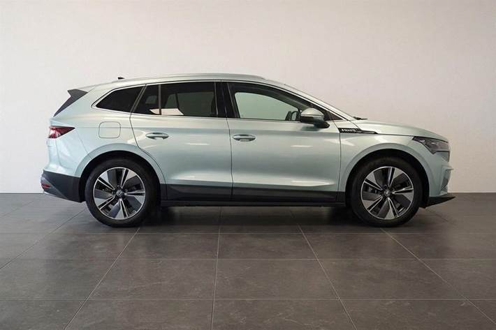 Grå Skoda Enyaq fra 2021