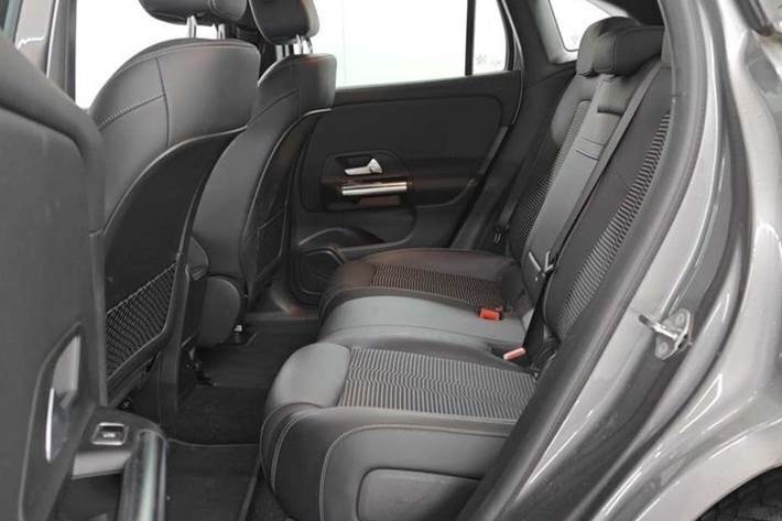 Grå Mercedes EQA 250 fra 2021