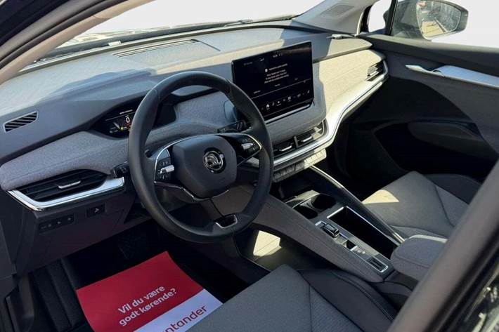 Sort Skoda Enyaq fra 2024